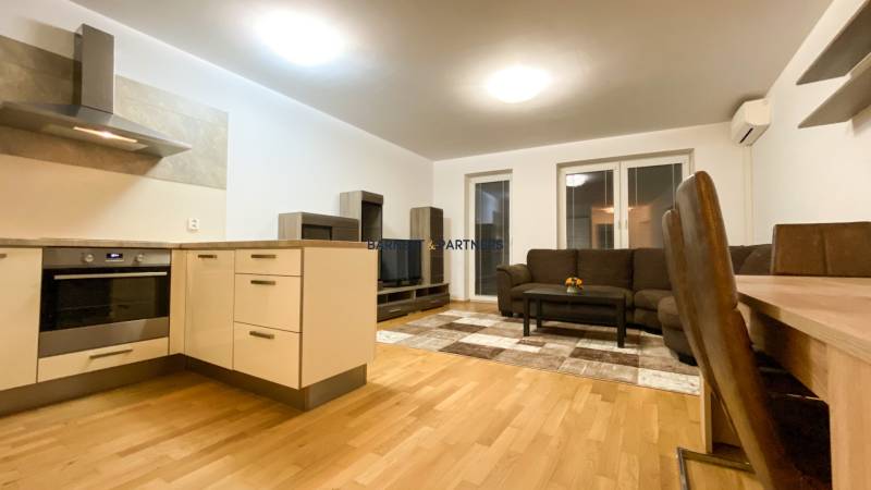 3-Zimmer-Wohnung, Šumavská, zu vermieten, Bratislava - Ružinov, Slowak