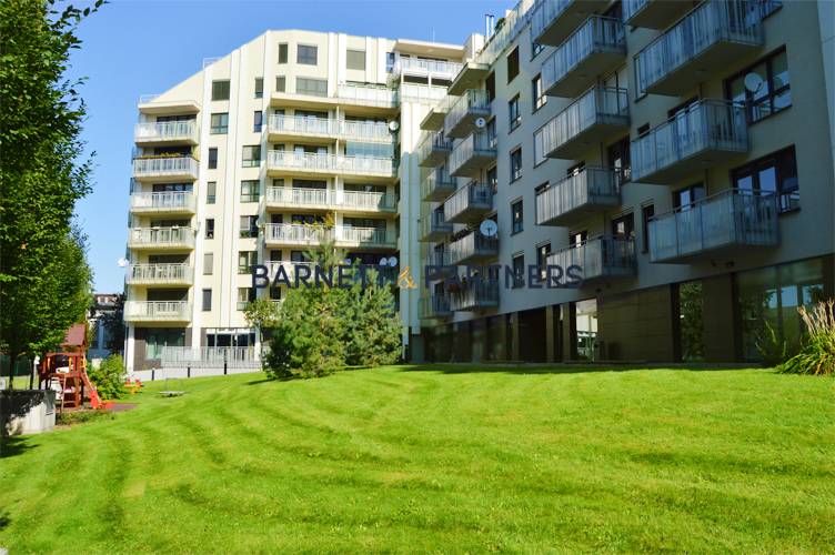 BEZAUBERNDE ZWEI-ZIMMER-WOHNUNG MIT ATEMRAUBENDEM BLICK IM NEUBAU ZU V